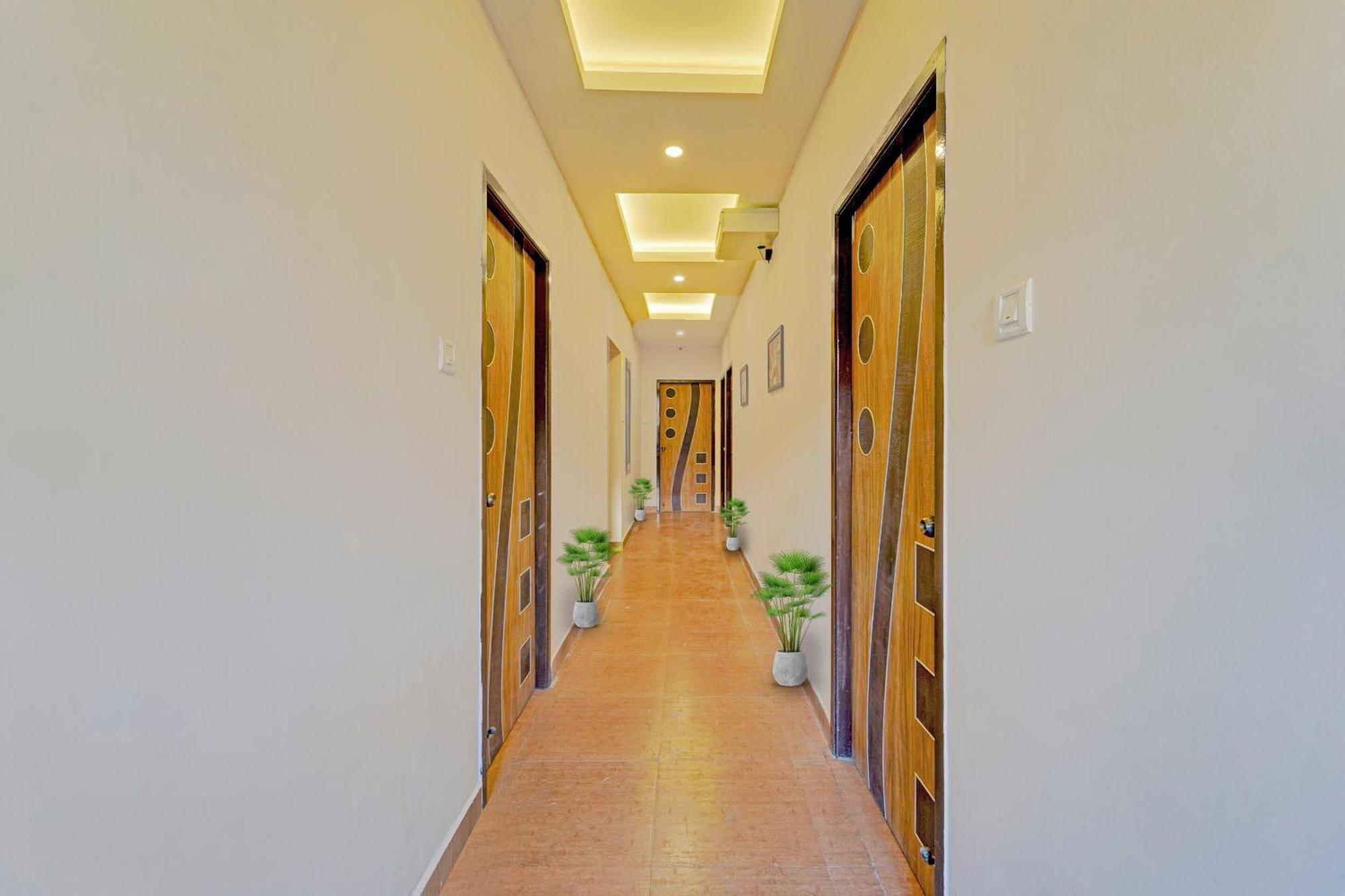 Super Townhouse G Silver Hotels Near Us Biometric 첸나이 외부 사진